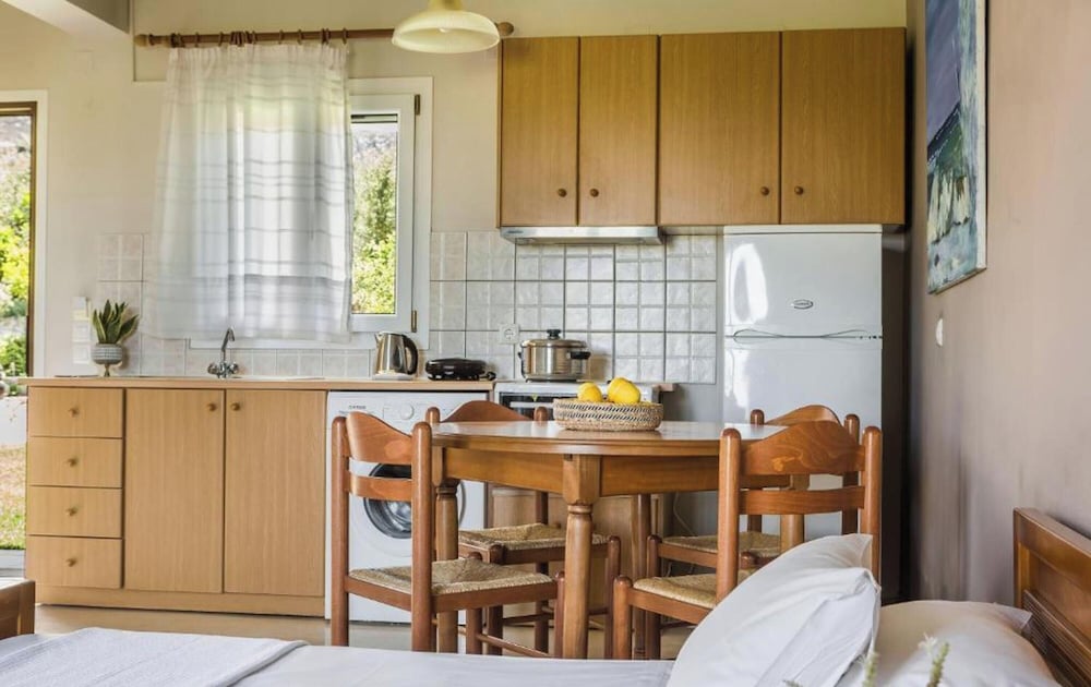 Mirtia Studios - last minute hotel in Kefalonia