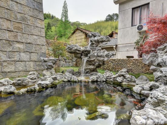 Ruoxian Shanju Inn in Deqing, People's Republic of China