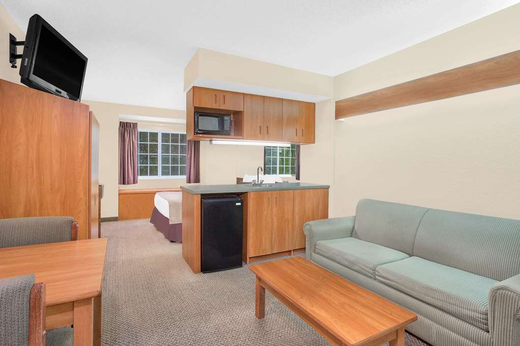 Microtel Inn & Suites by Wyndham Beckley East - photo 15