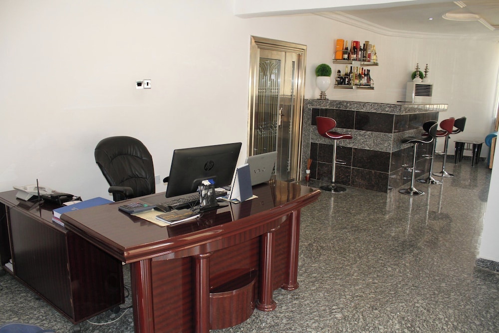 Top Notch Suites and Apartments — 4-Star Luxury Hotel in Abuja, Nigeria