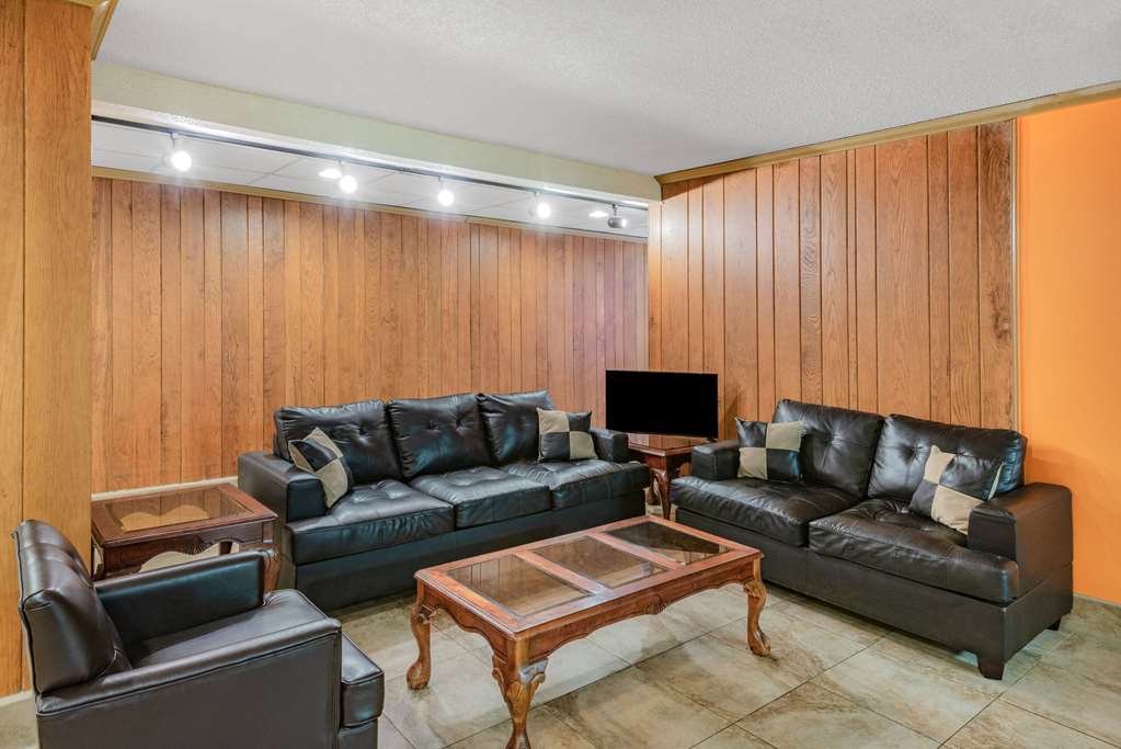 Howard Johnson by Wyndham Staunton - photo 9