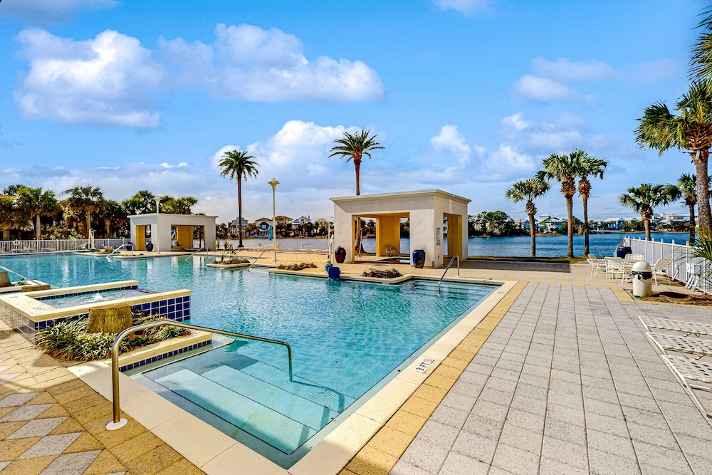 Carillon Beach Inn - photo 24