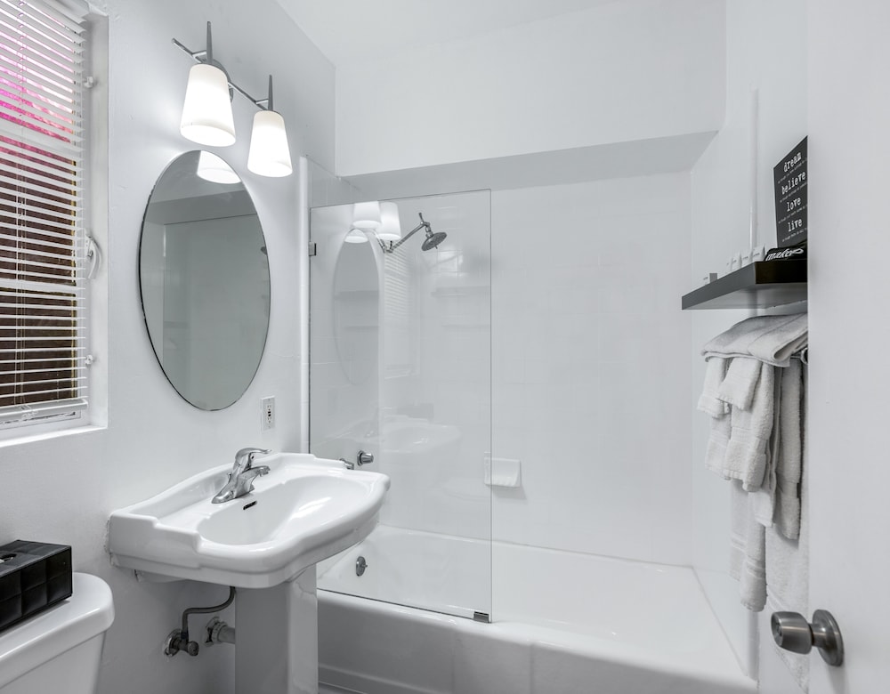 The Three Fifty Hotel - photo 48