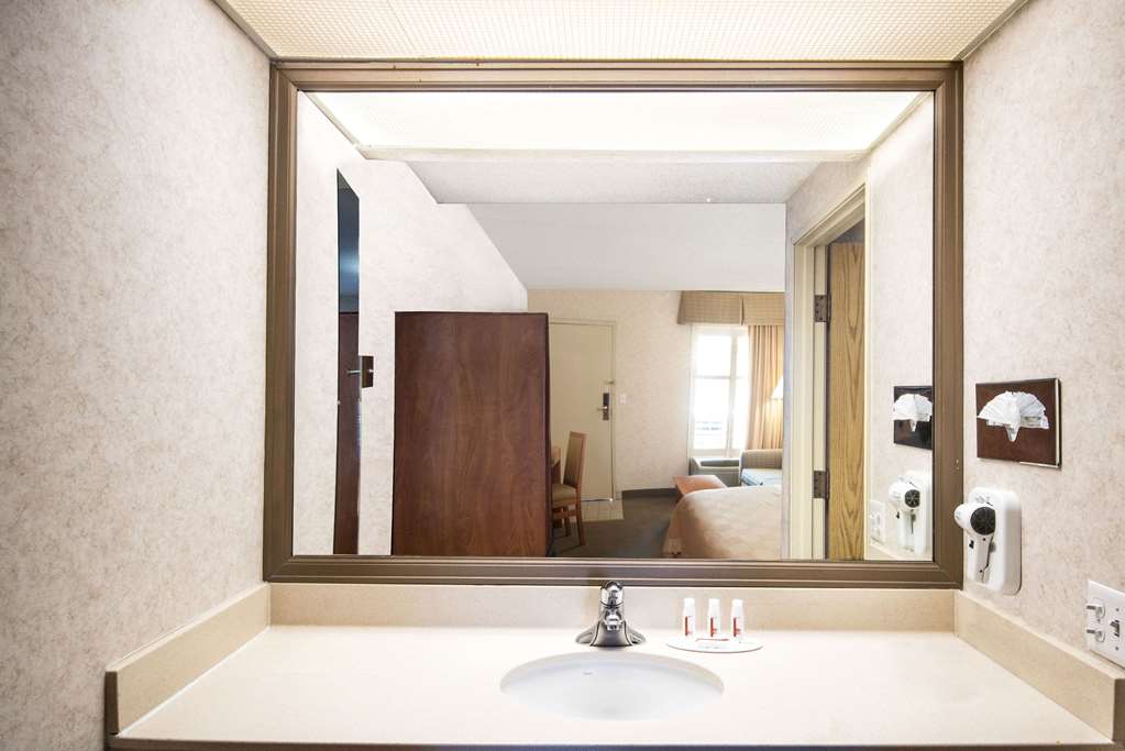 Travelodge by Wyndham Pueblo - photo 10
