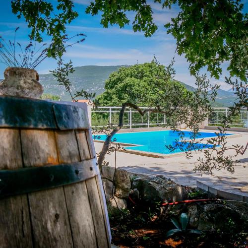 Apartments Ivanka — 4-Star Luxury Hotel in Ston, Croatia