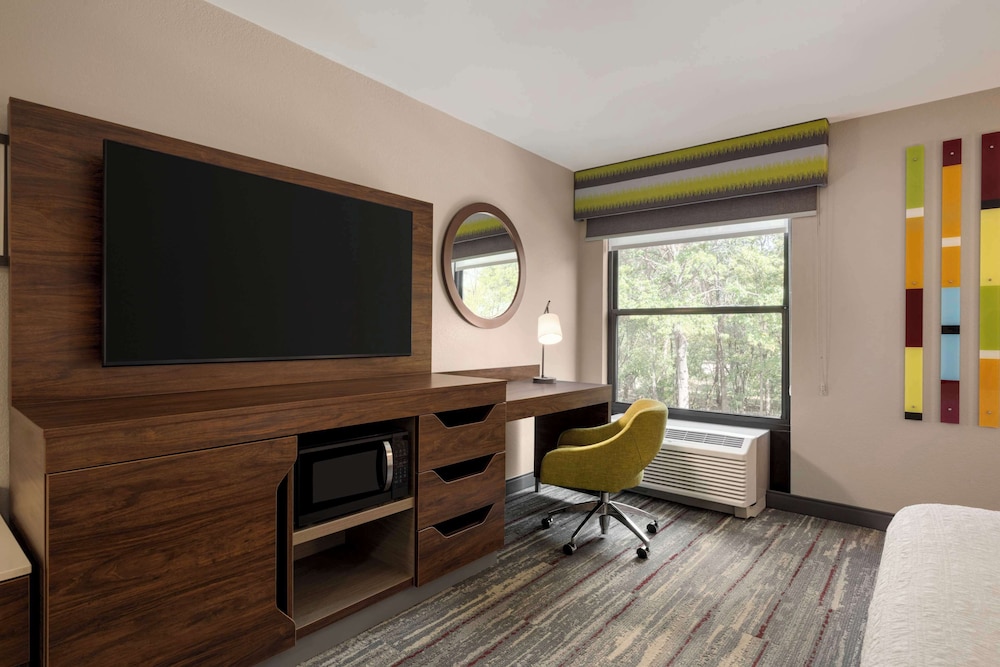 Hampton Inn Starkville Mississippi State University - photo 11