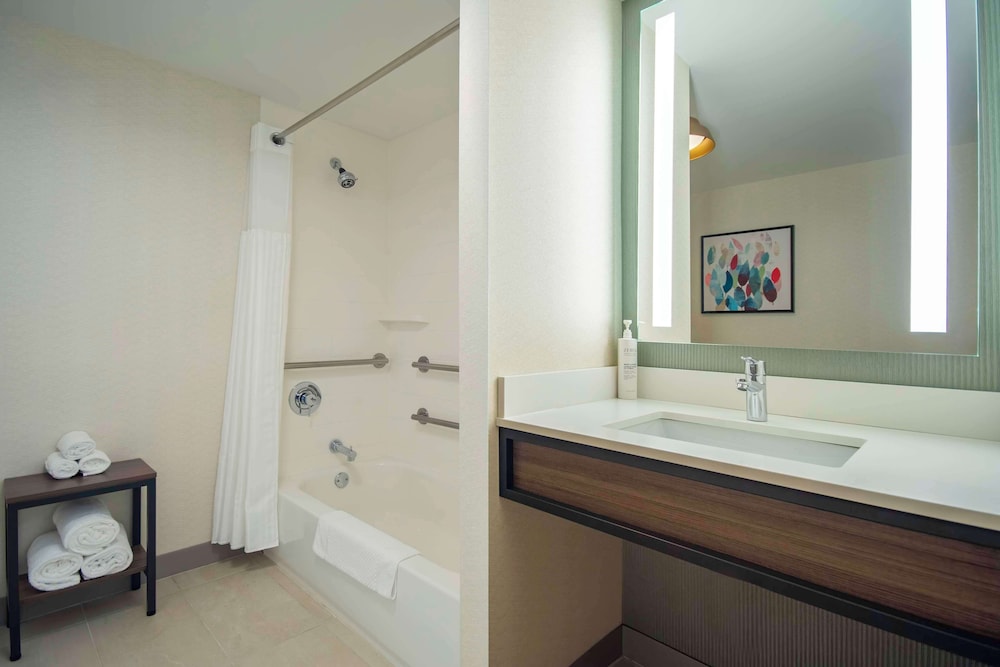 Hilton Garden Inn Danbury - photo 22