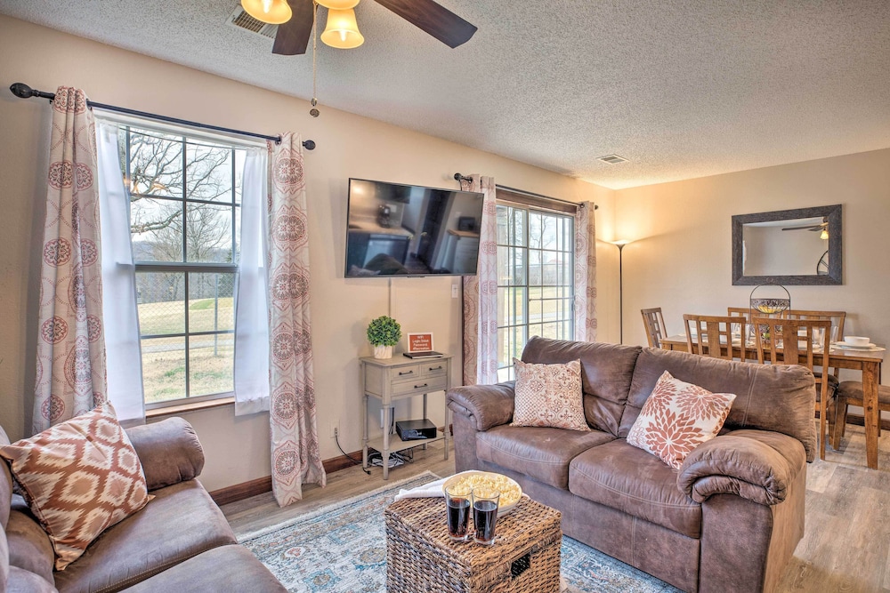 Pool and Dock Access Resort Condo in Branson - photo 3