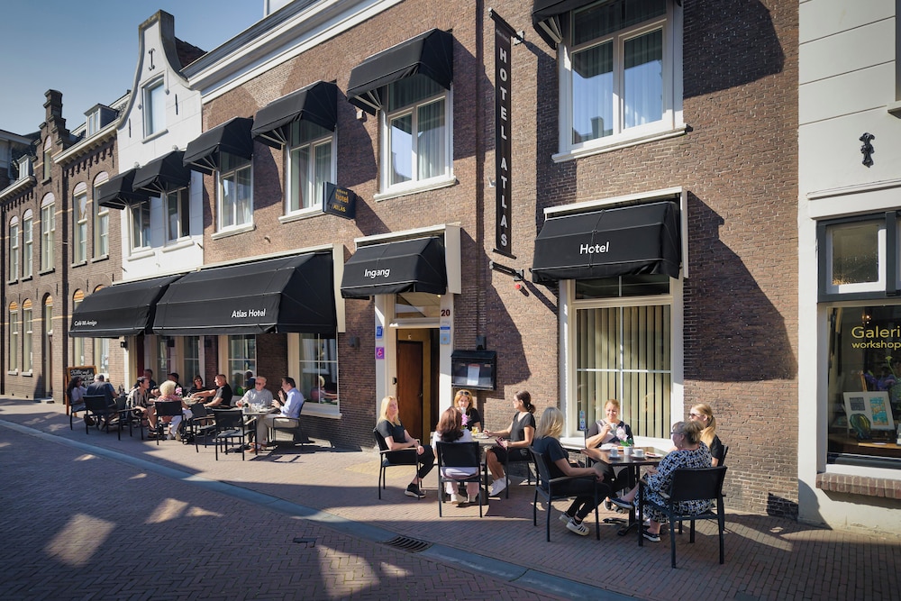 Atlas Hotel Village — hotel in Brielle