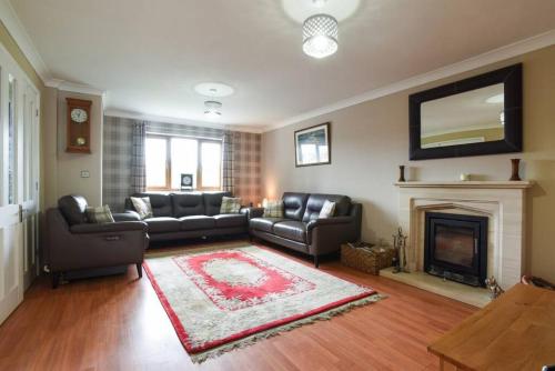 Air Maison Large Family Home with Pool Table — 4-Star Luxury Hotel in Waterlooville, United Kingdom