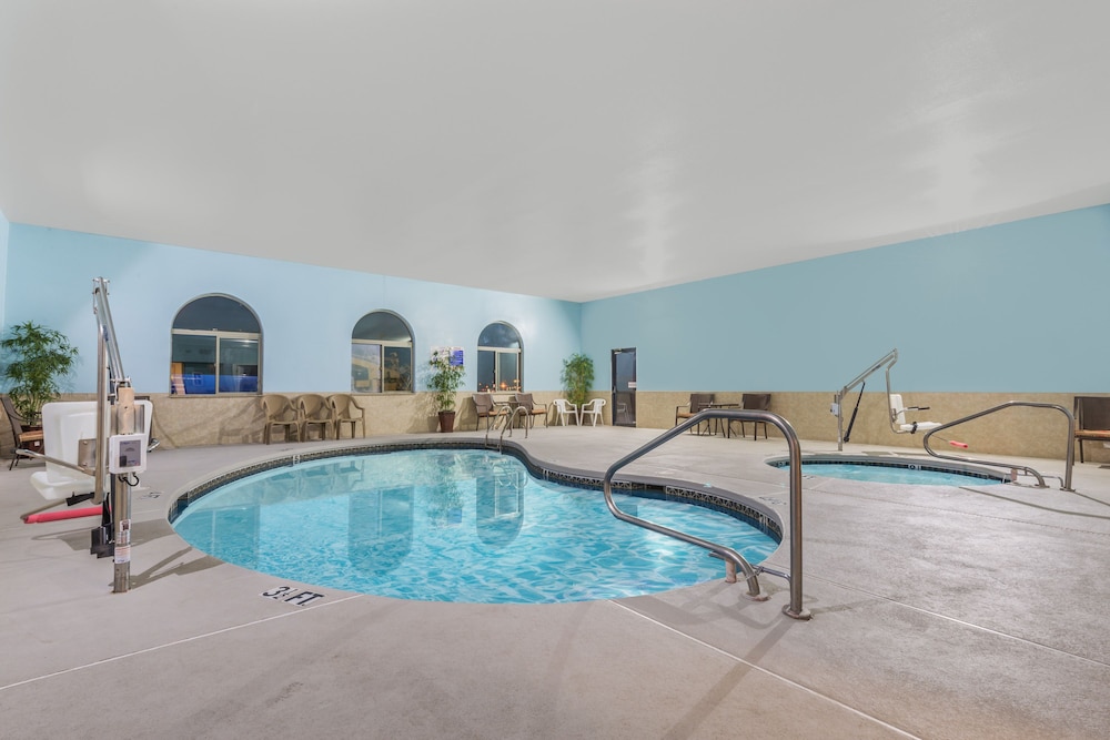 Days Inn by Wyndham Pueblo - photo 13