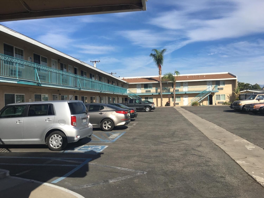 Castaway Motel - photo 28