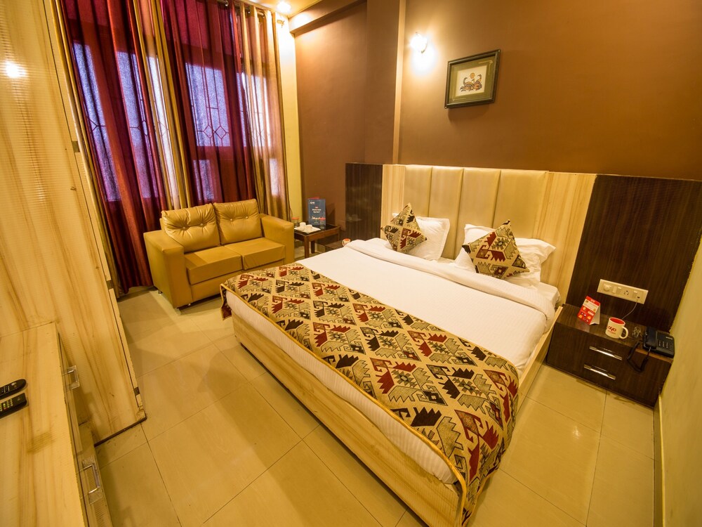 OYO 2046 President Hotel in Kanpur, India