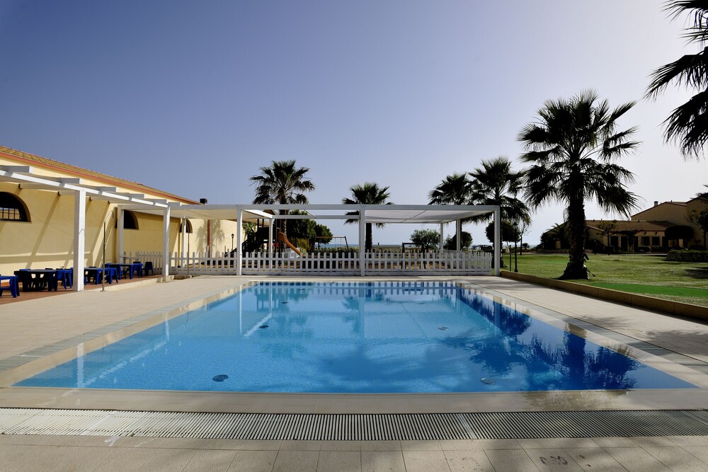 Zeta Club Sikania Eco Resort — hotel in Butera