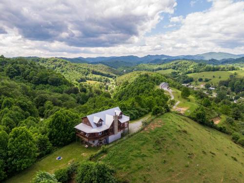 Mountain Range Retreat - last minute hotel in Unknown City