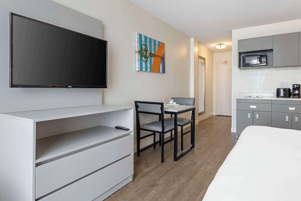 MainStay Suites MSP Airport Mall of America - photo 19