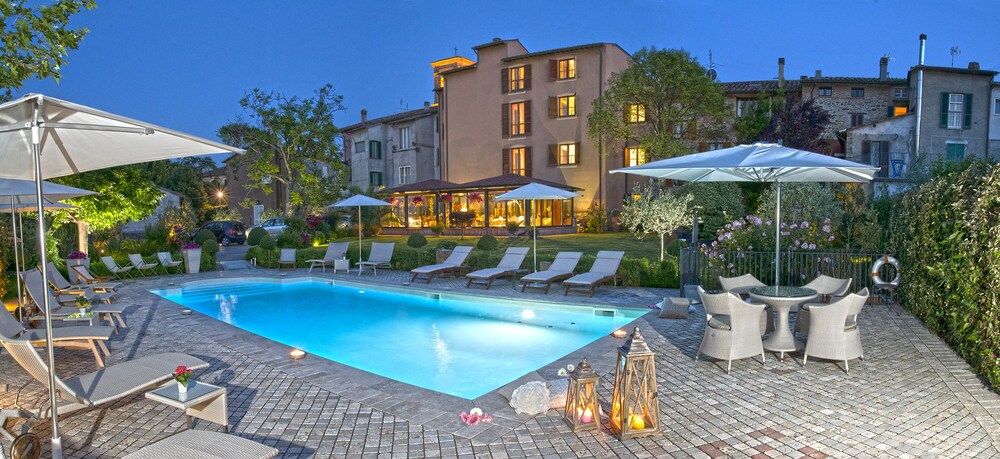 Boutique Hotel al Grappolo d'Oro — hotel in Torgiano
