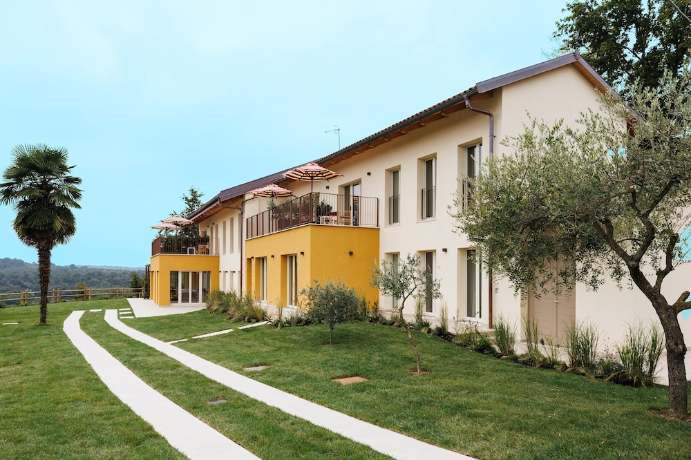 Casa Gallo — 4-Star Luxury Hotel in Monteu Roero, Italy
