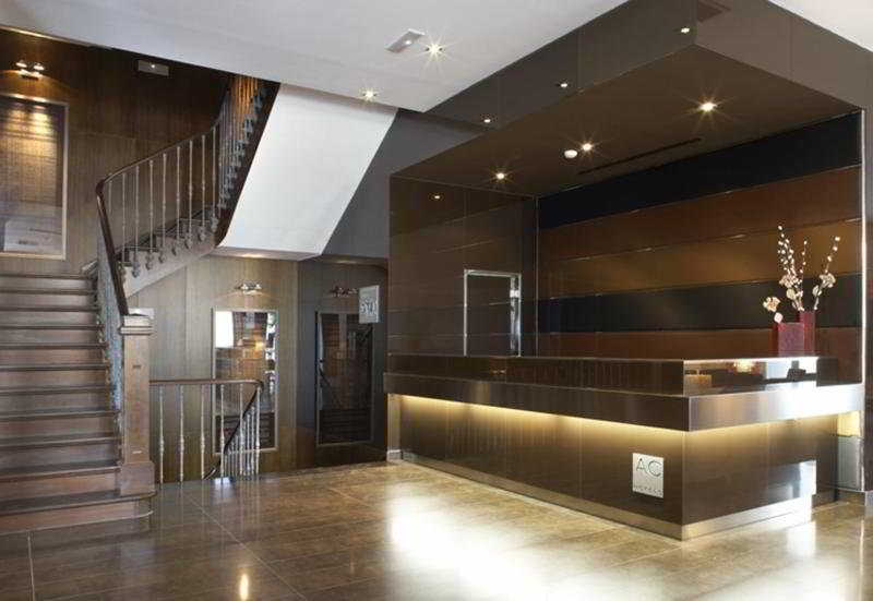 AC Palacio Universal