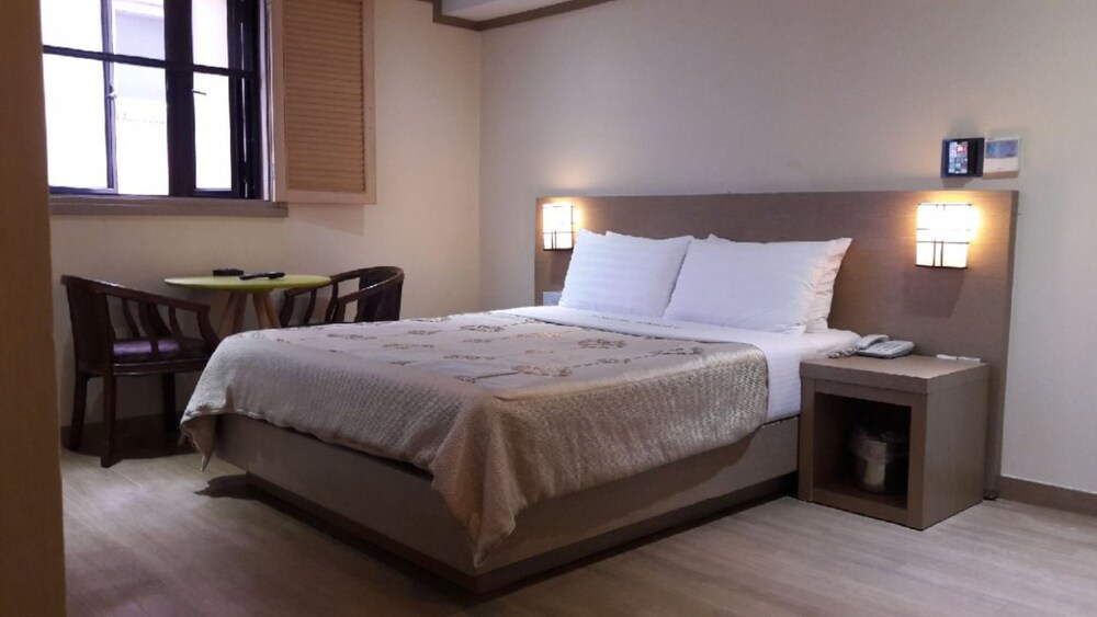 Highway Hotel in Seoul, South Korea