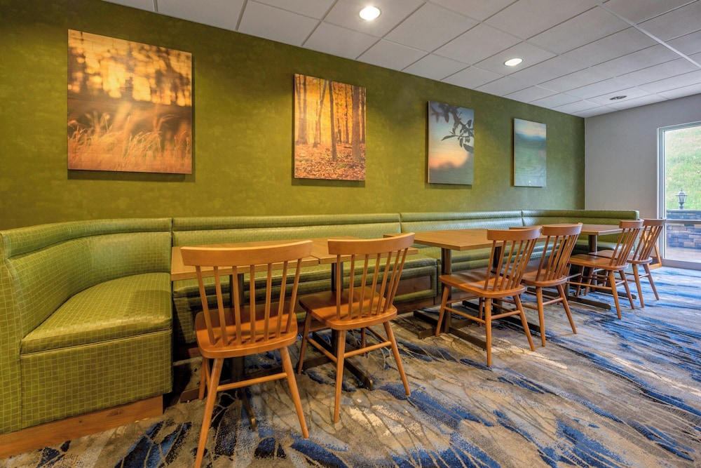 Fairfield Inn & Suites by Marriott Slippery Rock - photo 24
