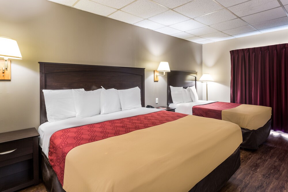 Econo Lodge Near Stewart Inter - photo 10