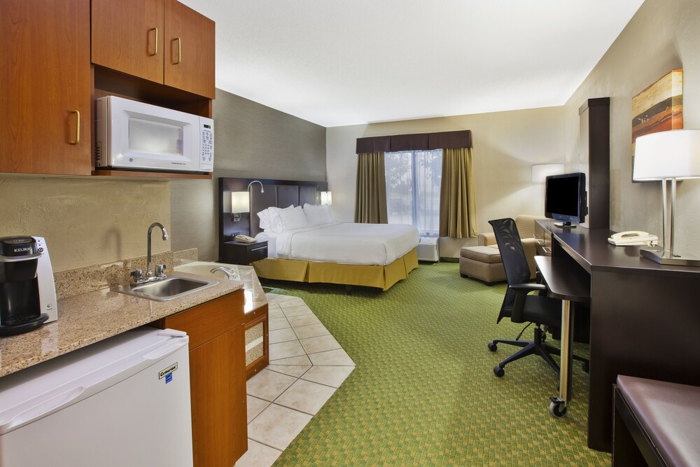 Holiday Inn Express & Suites Montpelier by IHG - photo 28