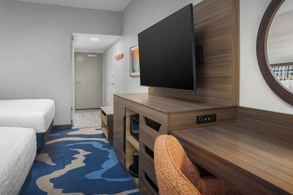 Hampton Inn and Suites by Hilton Naples South - photo 6