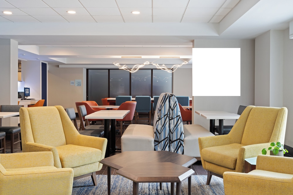 Holiday Inn Express & Suites Cincinnati Riverfront by IHG - photo 4