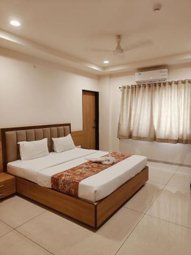 Hotel TrushaDham Near to Mahalaxmi Temple Kolhapur in Kolhapur, India