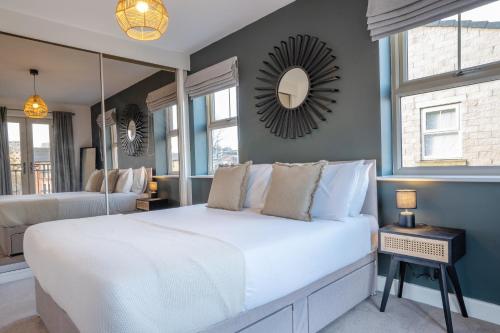 Canal Side Townhouse Free Parking City Location — 4-Star Luxury Hotel in Leeds, United Kingdom