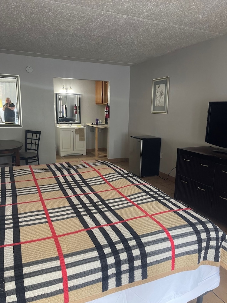 Ans Inn & Suites - photo 20