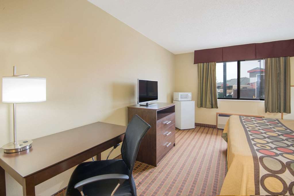 Super 8 by Wyndham Story City - photo 7