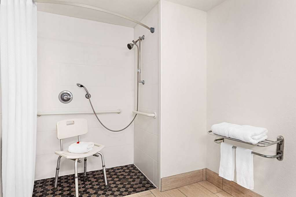 Ramada by Wyndham San Antonio Near SeaWorld Lackland AFB - photo 21