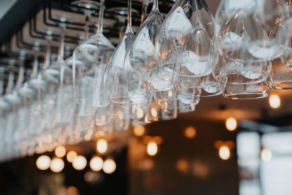 Lütze Bar interior detail