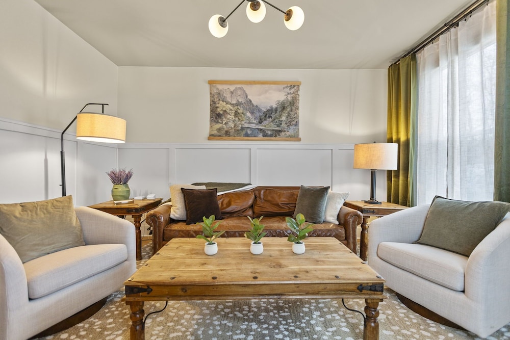 Abode 81 in Newark in Newark, United States