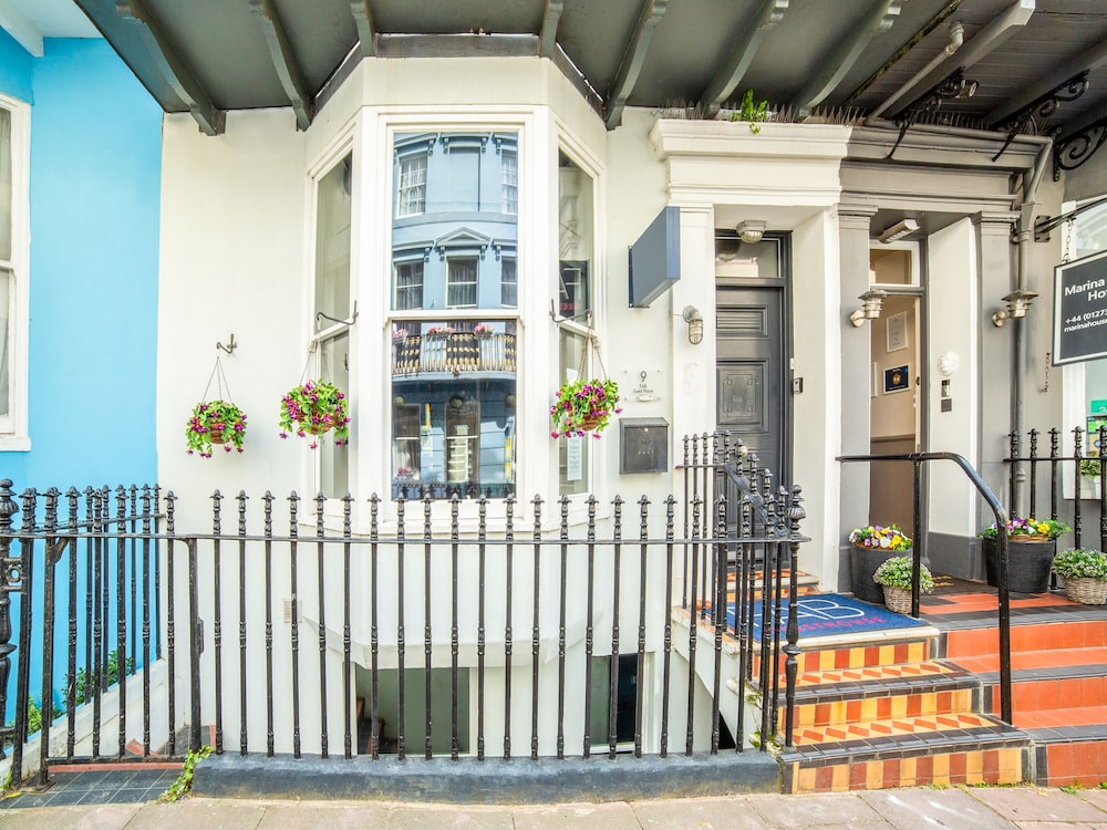 Oyo Fab Guest House — 4-Star Luxury Hotel in Brighton, United Kingdom