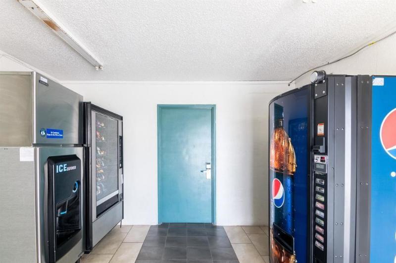 Motel 6 Clinton OK - photo 2