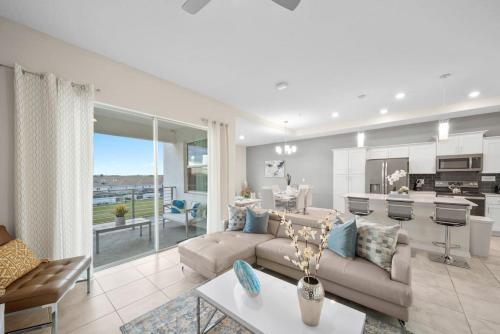 Modern Storey Lake Resort Disney Orlando 3121 402 — 4-Star Luxury Hotel in Kissimmee, United States
