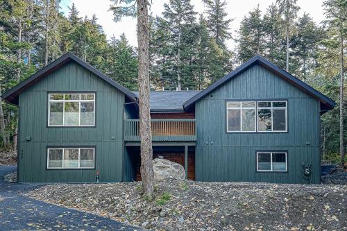 Penguin Ridge Perch Girdwood Vibes — hotel in Girdwood