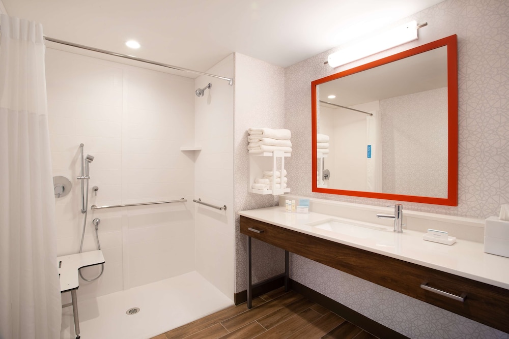Hampton Inn & Suites North Port - photo 23