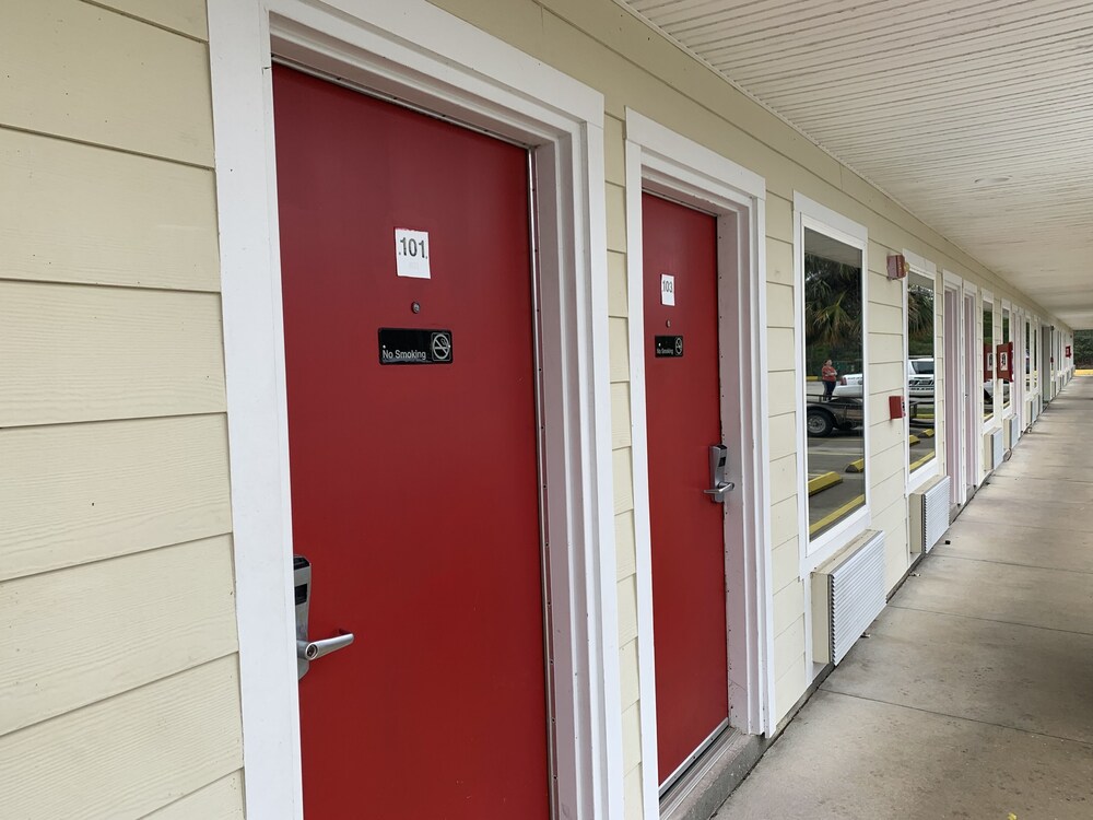 Franklin Inn - photo 14