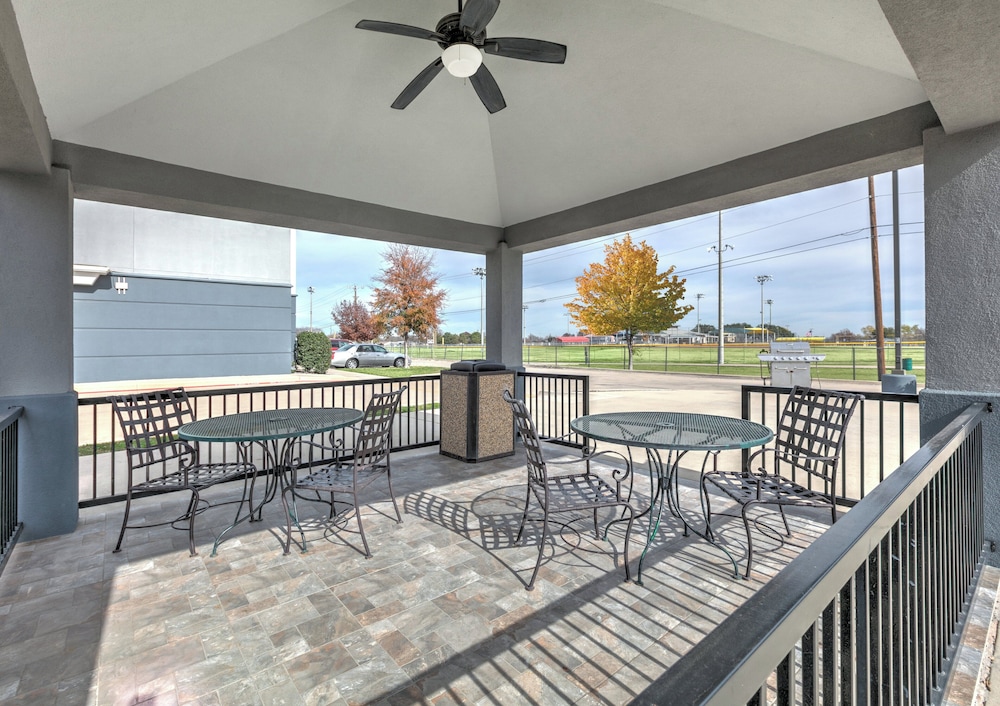 Candlewood Suites Fort Worth West by IHG - photo 41