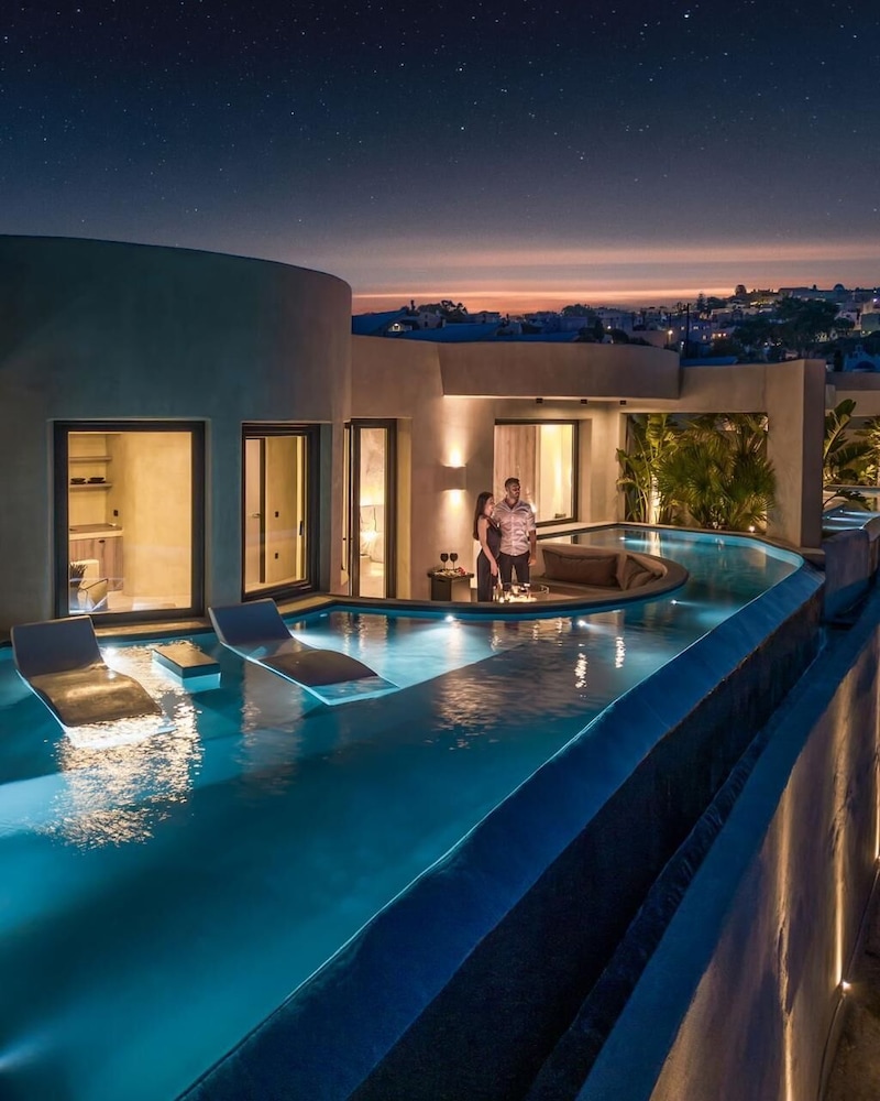 Senses Luxury Houses — 4-Star Luxury Hotel in Fira, Greece
