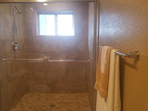 Close To Strip Very Private Gated Huge Floorplan Wifi Washer&Dryer
