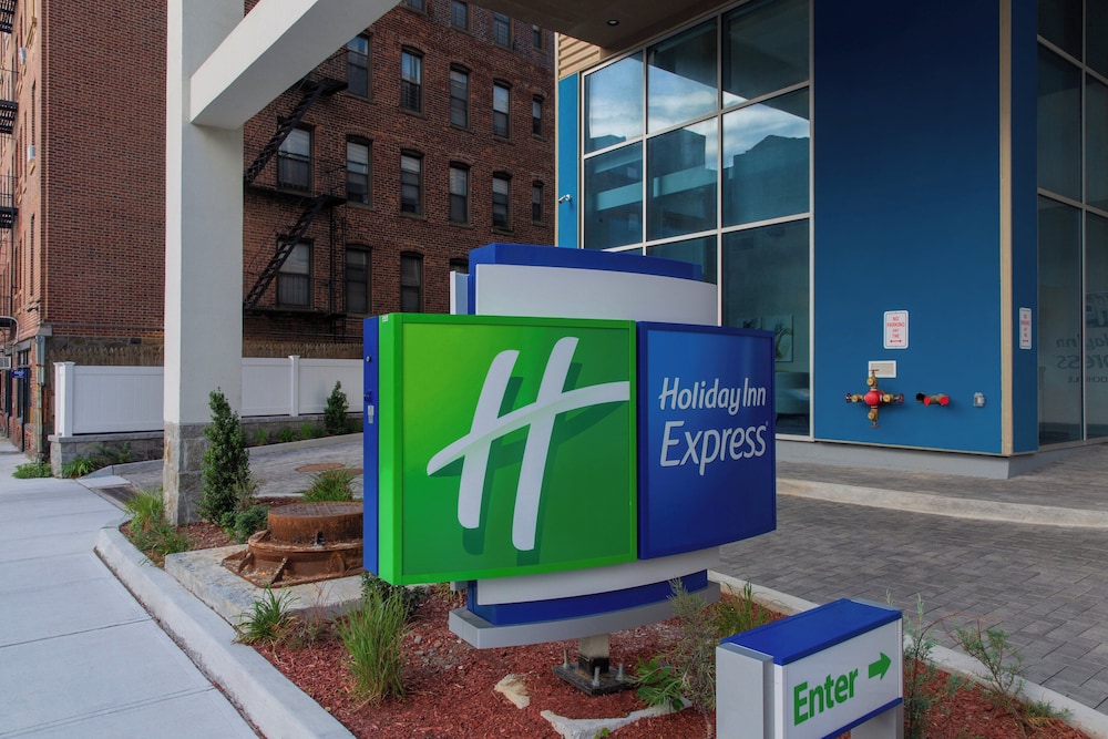 Holiday Inn Express New Rochelle by IHG - photo 30