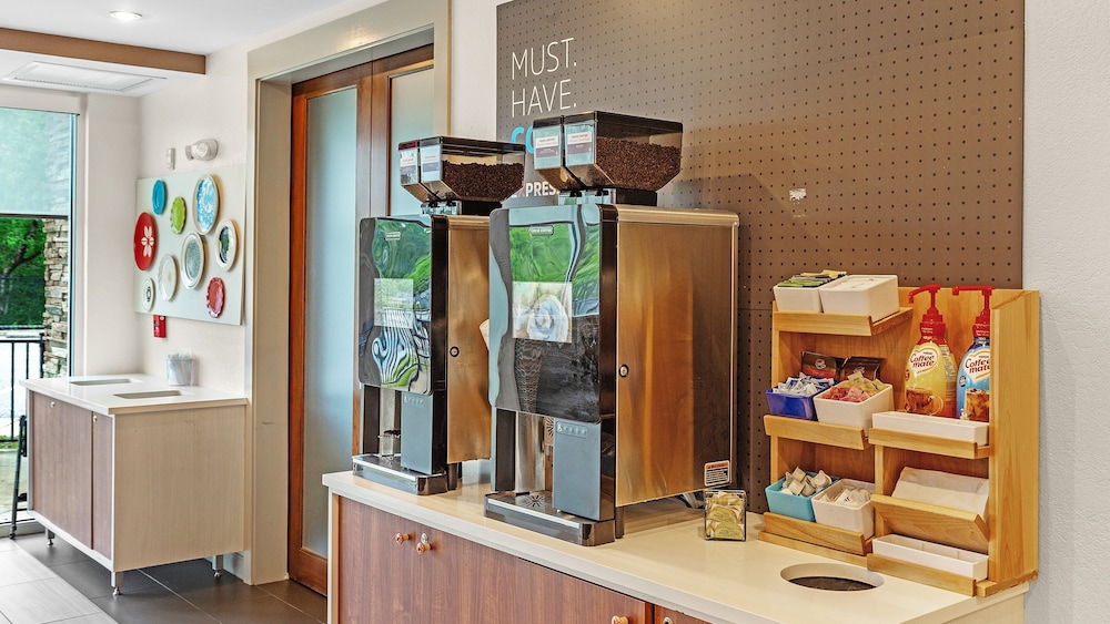 Holiday Inn Express & Suites Mobile University Area by IHG - photo 62