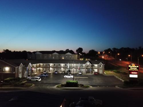 Relax Inn Motel & Suites - photo 12