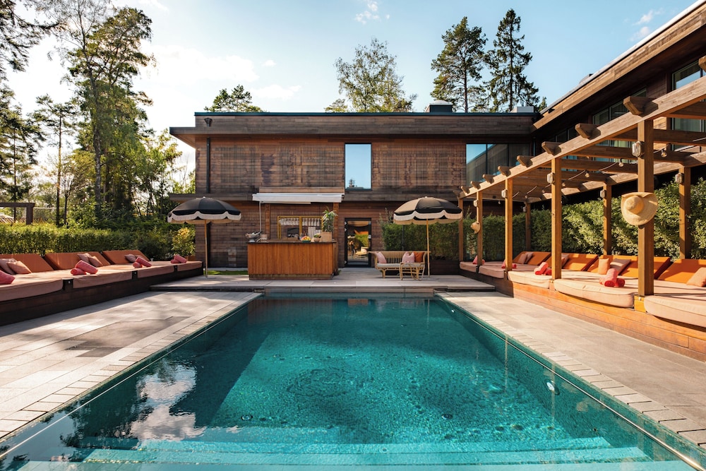 Ellery Beach House — 4-Star Luxury Hotel in Lidingoe, Sweden