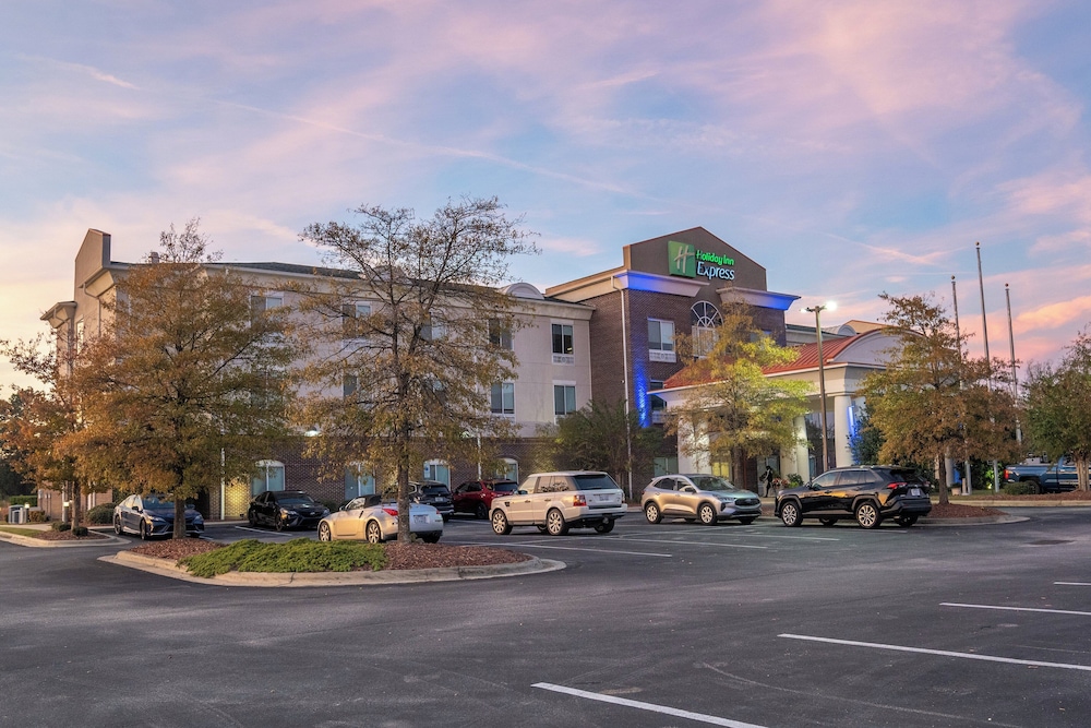 Holiday Inn Express Pembroke by IHG - photo 80